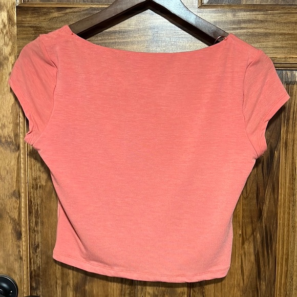 NWOT Cefian snap button double-lined crop top, coral, size large - Picture 5 of 9